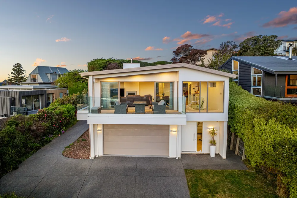 Photos of 320 Cannon Hill Crescent