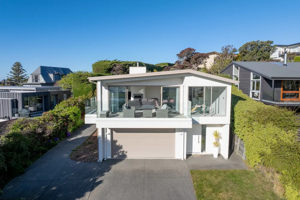 Photos of 320 Cannon Hill Crescent