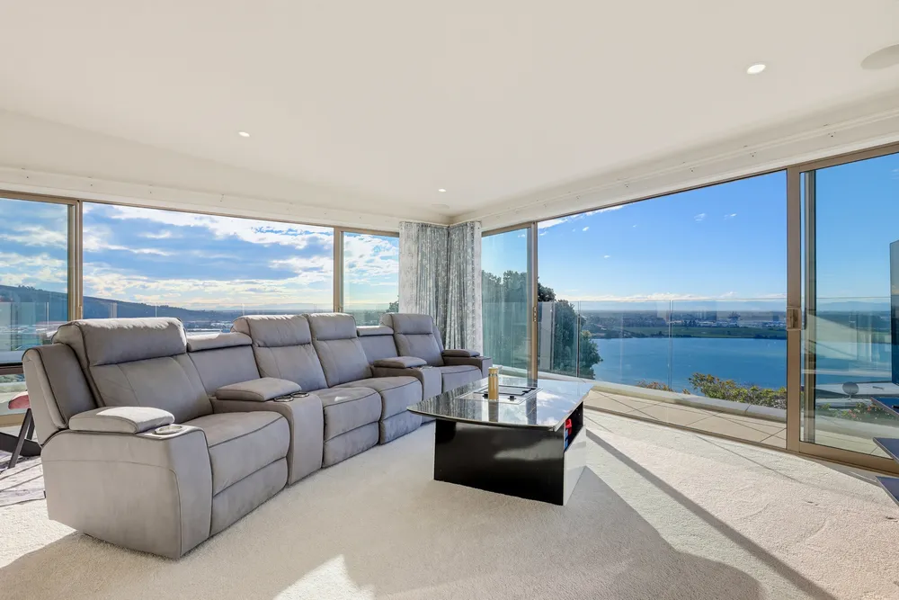 Photos of 320 Cannon Hill Crescent