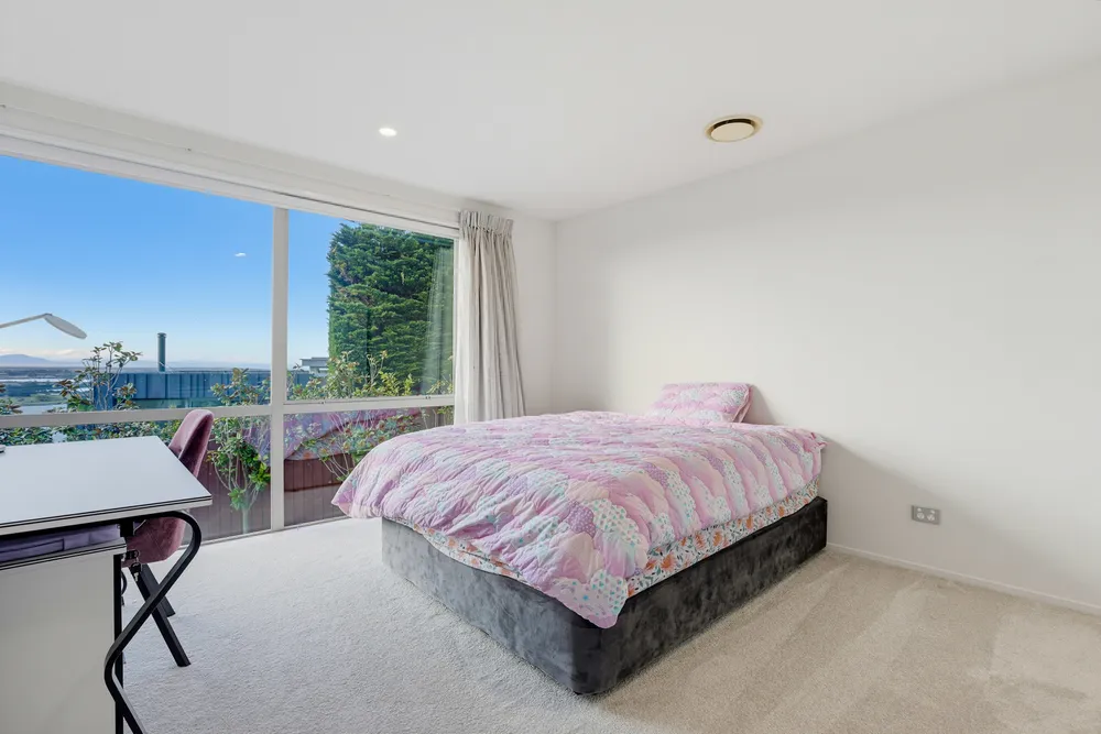 Photos of 320 Cannon Hill Crescent