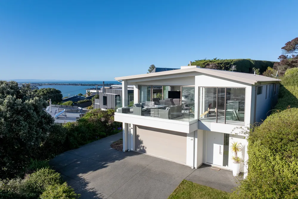 Photos of 320 Cannon Hill Crescent
