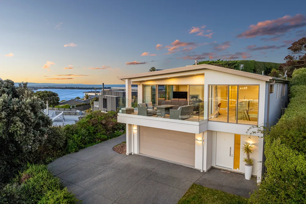 Photos of 320 Cannon Hill Crescent