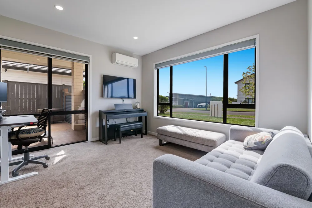Photos of 10 Pioneer Rise