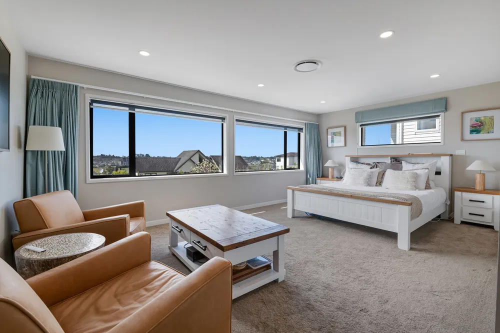 Photos of 10 Pioneer Rise
