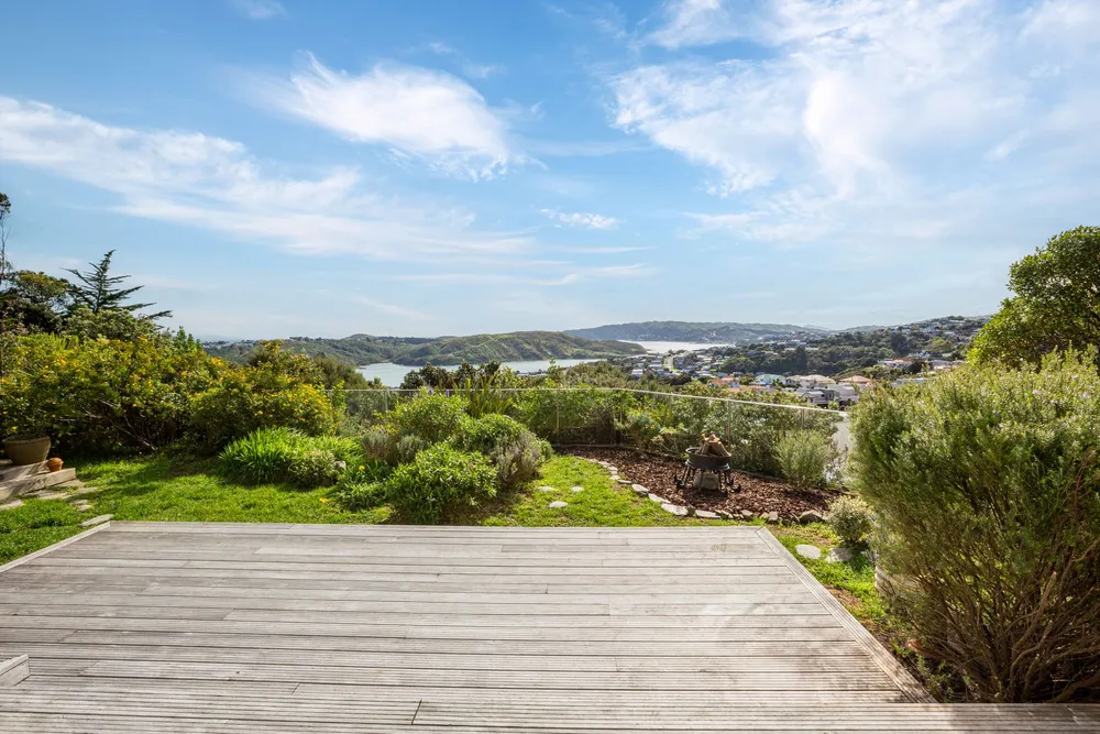Photos of 152 Eskdale Road