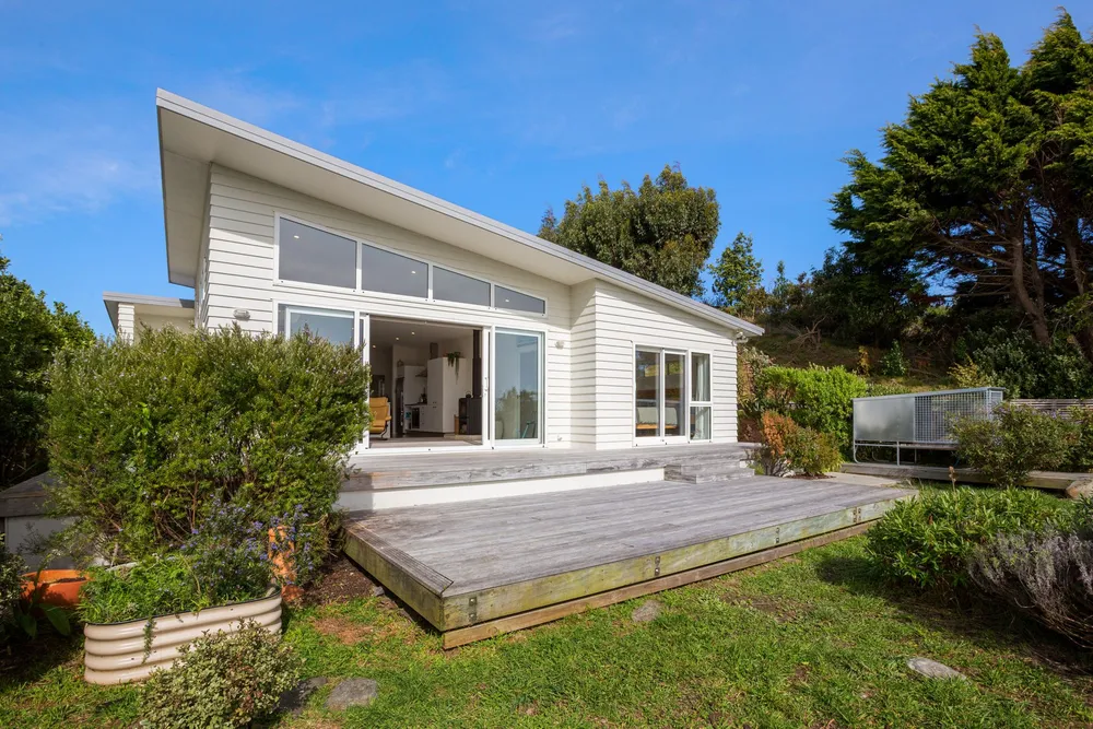 Photos of 152 Eskdale Road