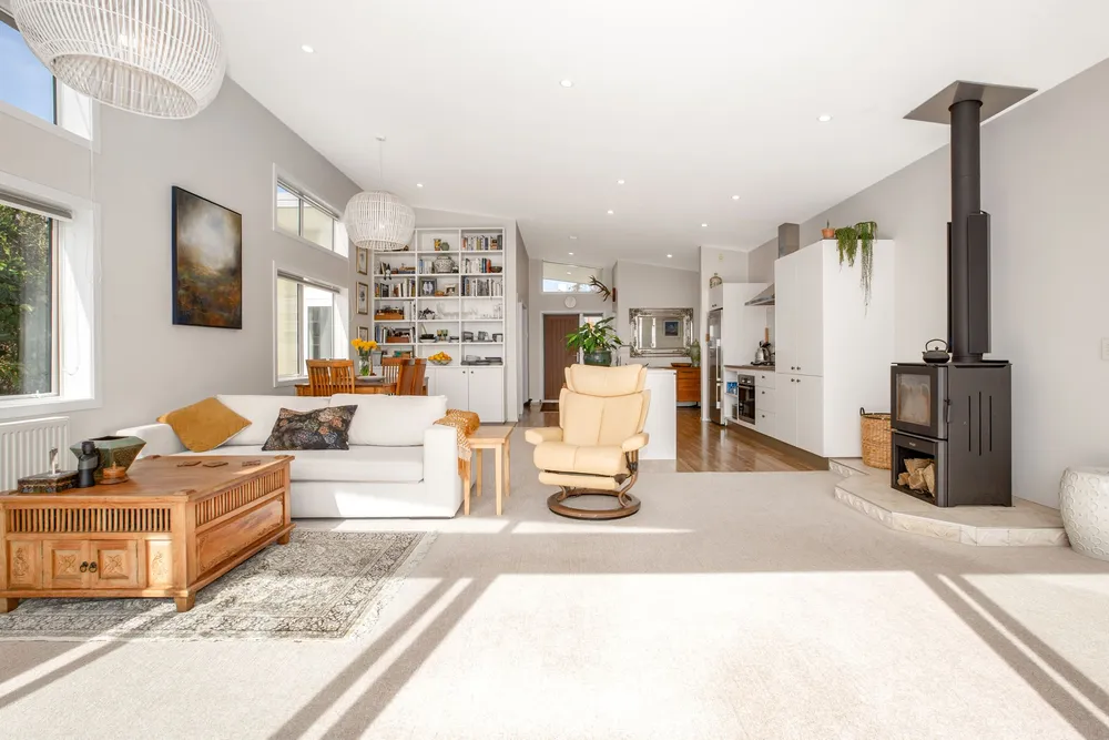 Photos of 152 Eskdale Road