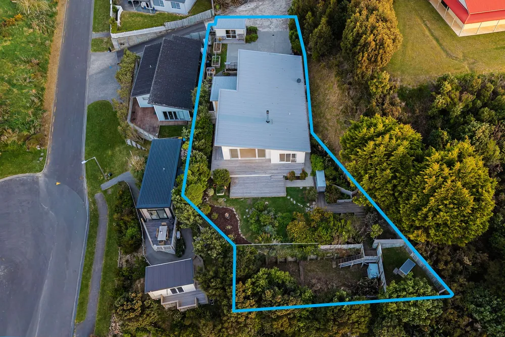 Photos of 152 Eskdale Road