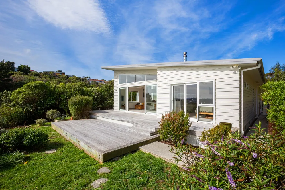 Photos of 152 Eskdale Road