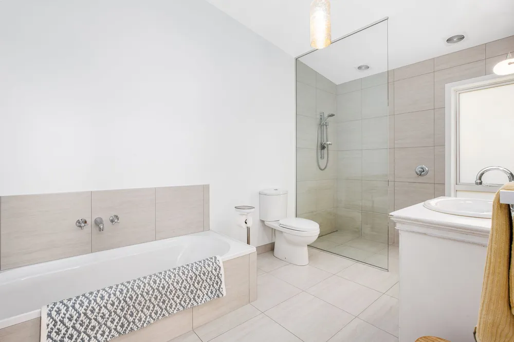 Photos of 152 Eskdale Road