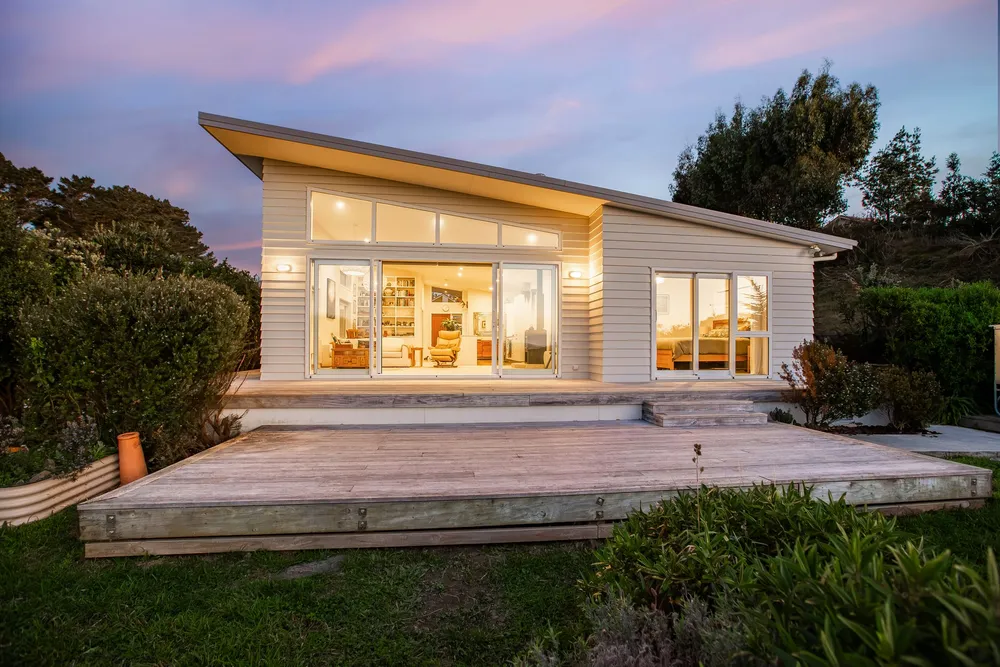Photos of 152 Eskdale Road