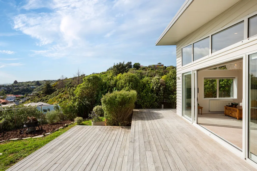 Photos of 152 Eskdale Road
