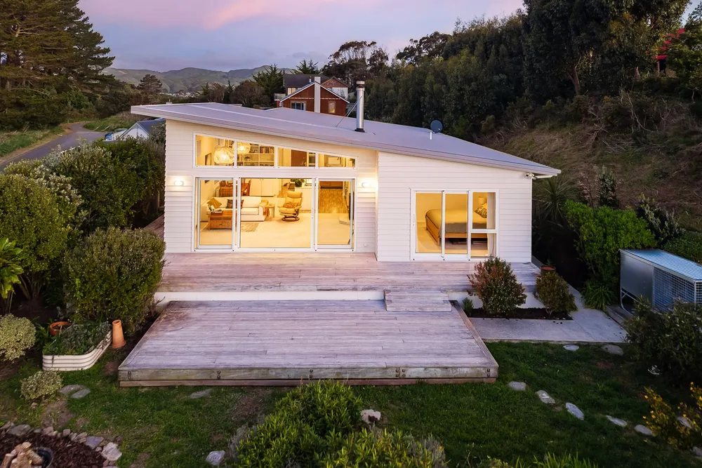 Photos of 152 Eskdale Road