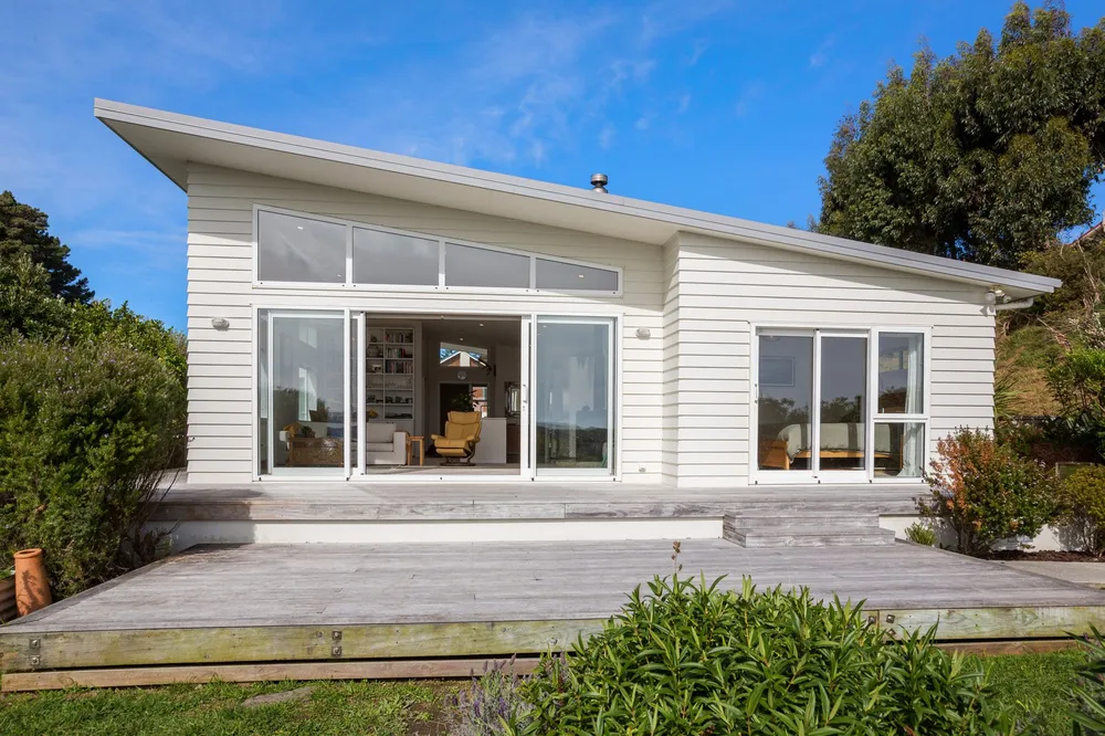 Photos of 152 Eskdale Road