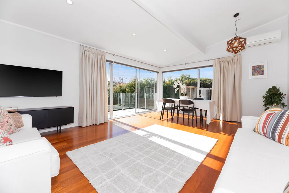 Photos of 37A Endeavour Street