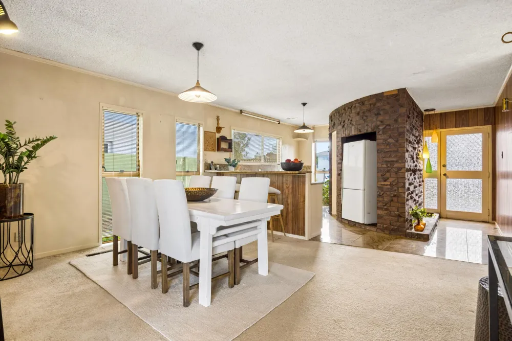 Photos of 12 Andes Avenue