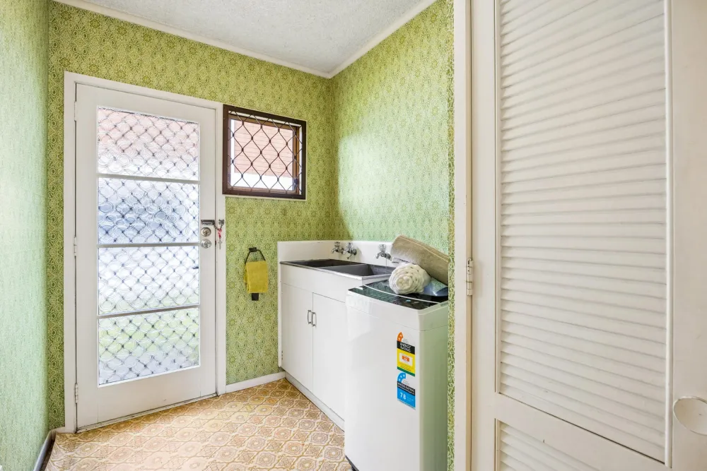 Photos of 12 Andes Avenue