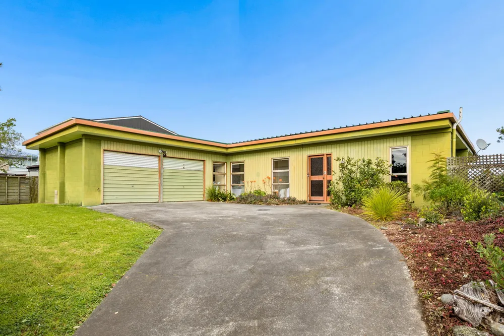 Photos of 12 Andes Avenue