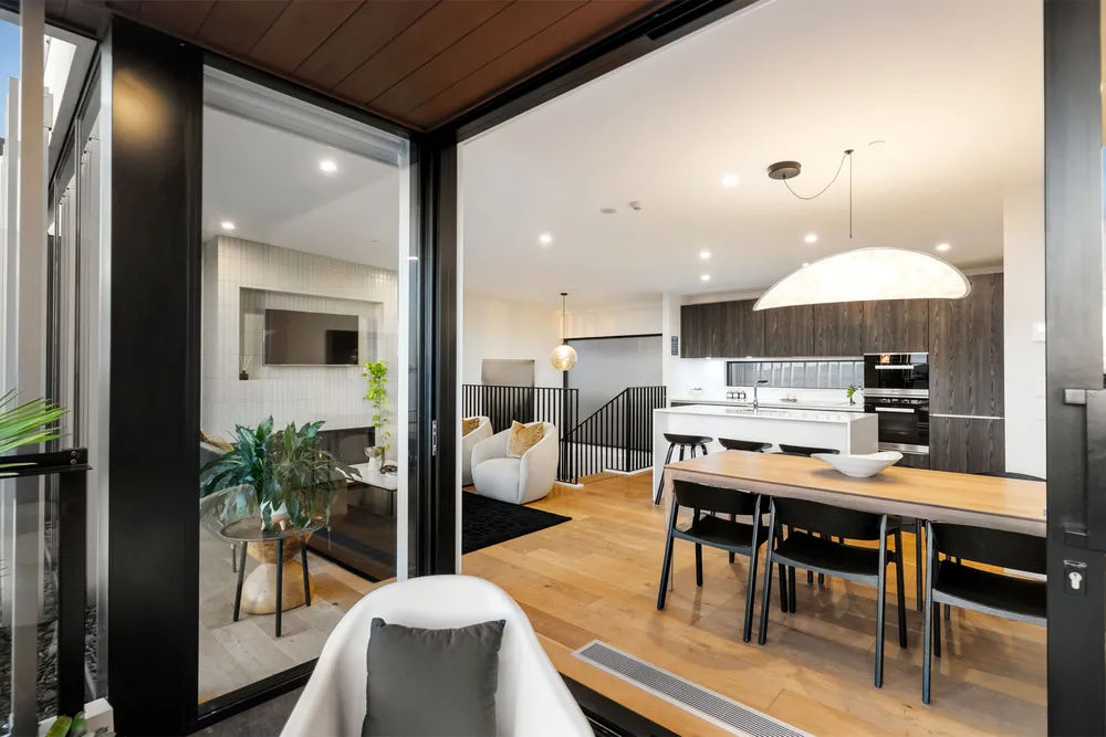 Photos of 4/2 Turakina Street