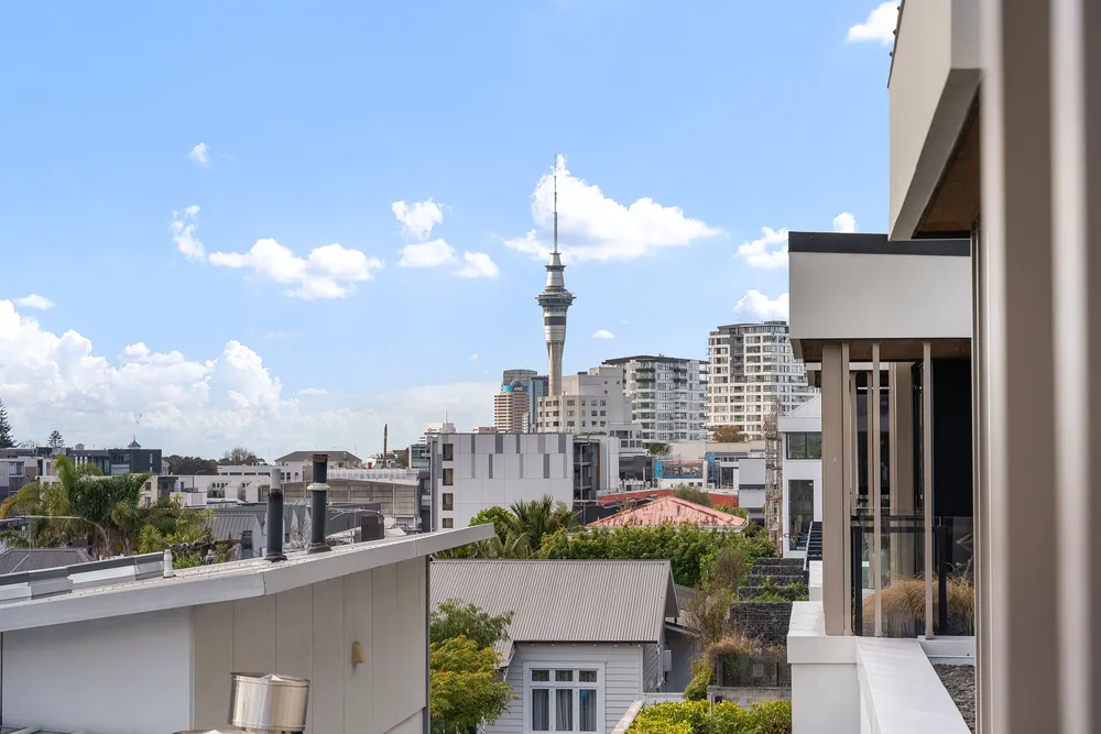Photos of 4/2 Turakina Street