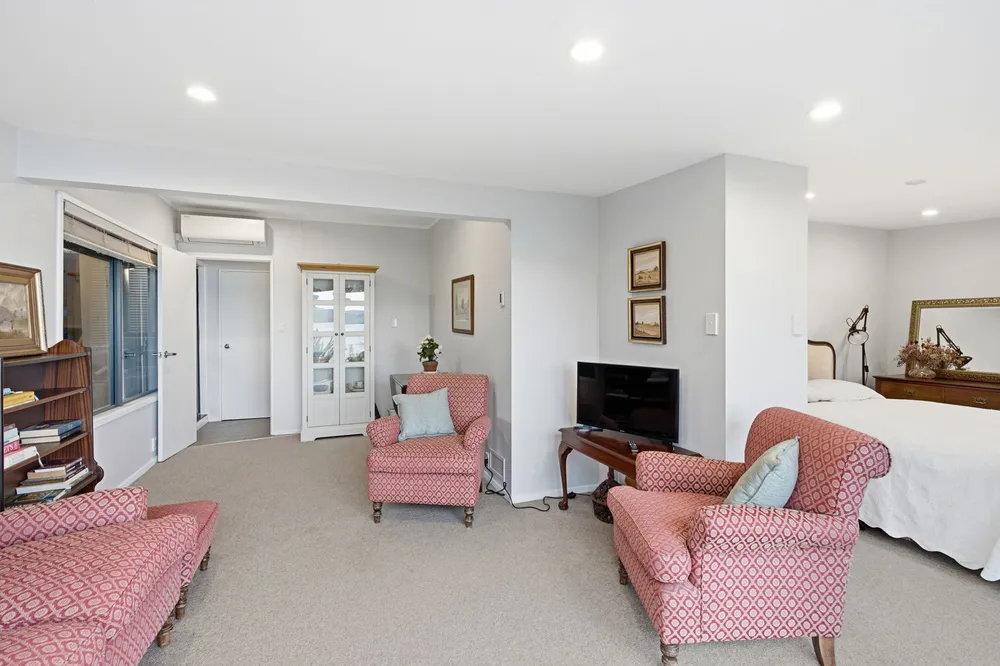 Photos of 1 Cass Bay Place