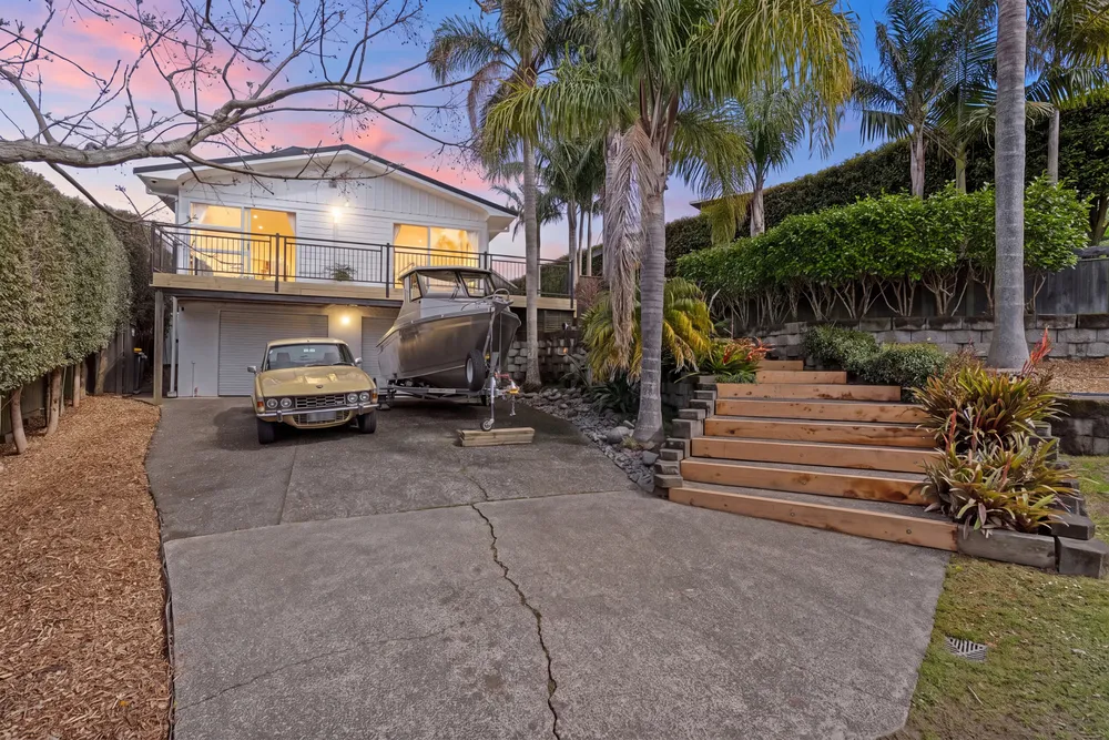 Photos of 2 Stredwick Drive
