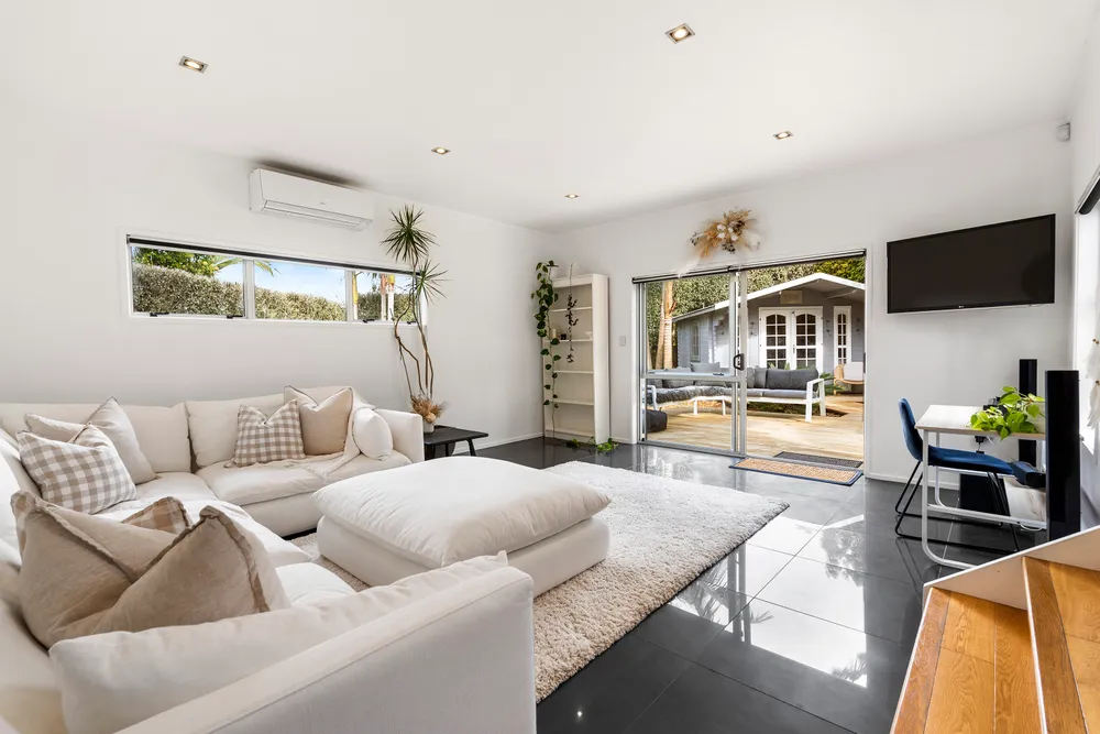 Photos of 2 Stredwick Drive