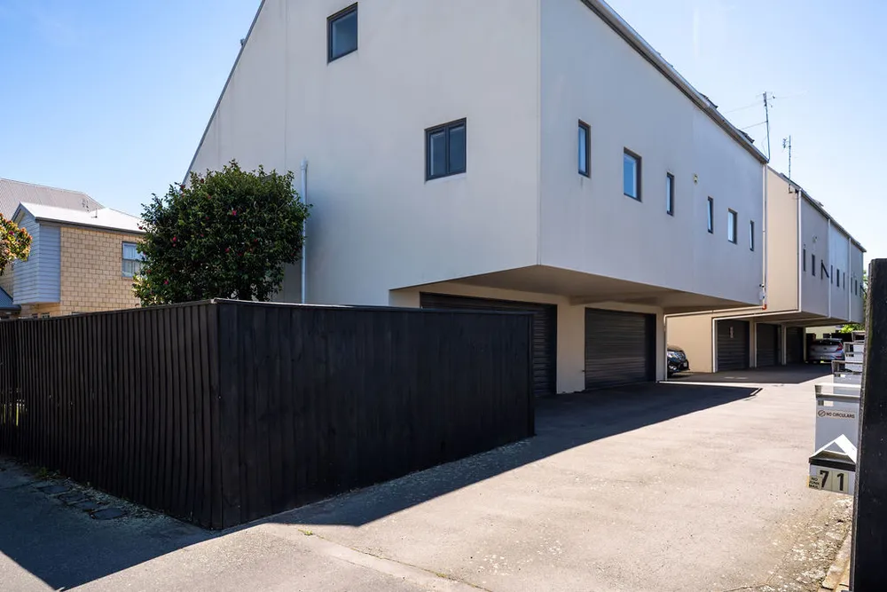 Photos of 1/71 Burke Street