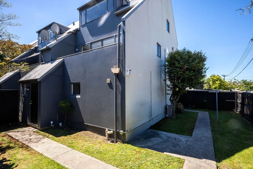 Photos of 1/71 Burke Street