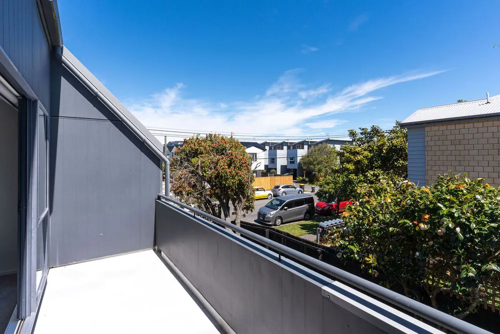 Photos of 1/71 Burke Street