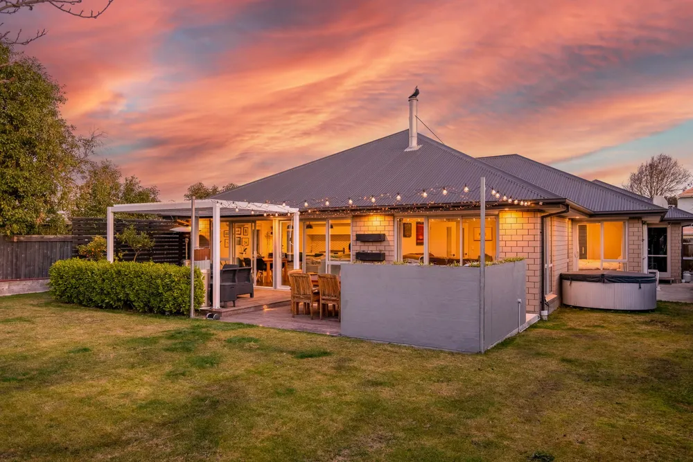 Photos of 16 Flaxgrove Place