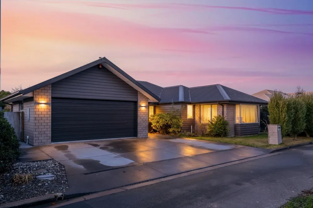 Photos of 16 Flaxgrove Place