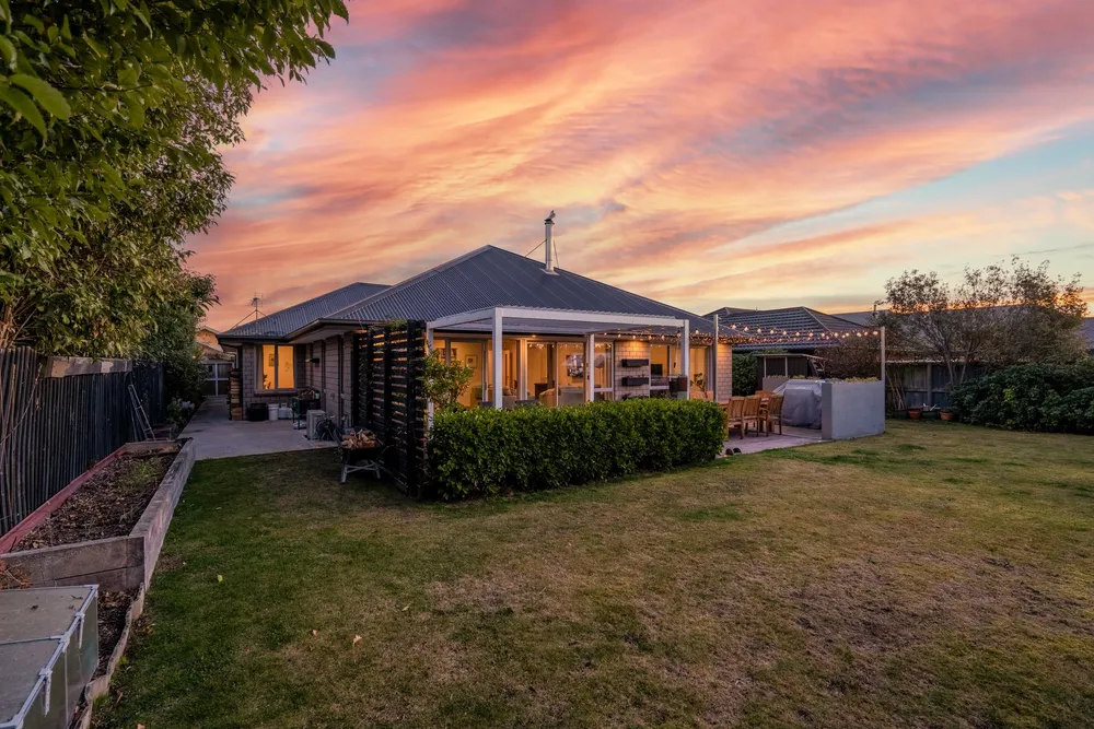 Photos of 16 Flaxgrove Place