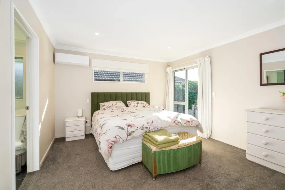 Photos of 16 Flaxgrove Place