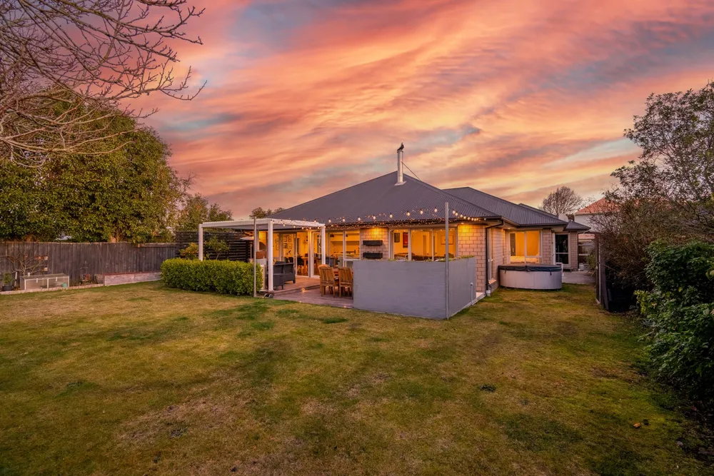 Photos of 16 Flaxgrove Place