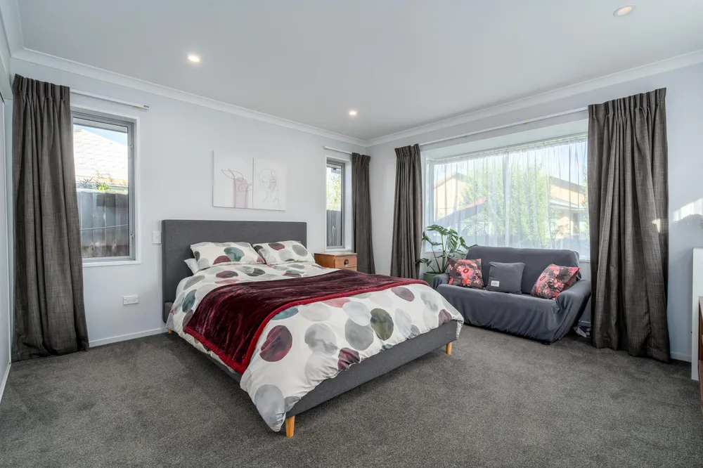 Photos of 16 Flaxgrove Place