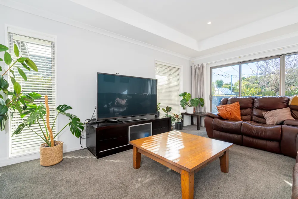Photos of 16 Flaxgrove Place