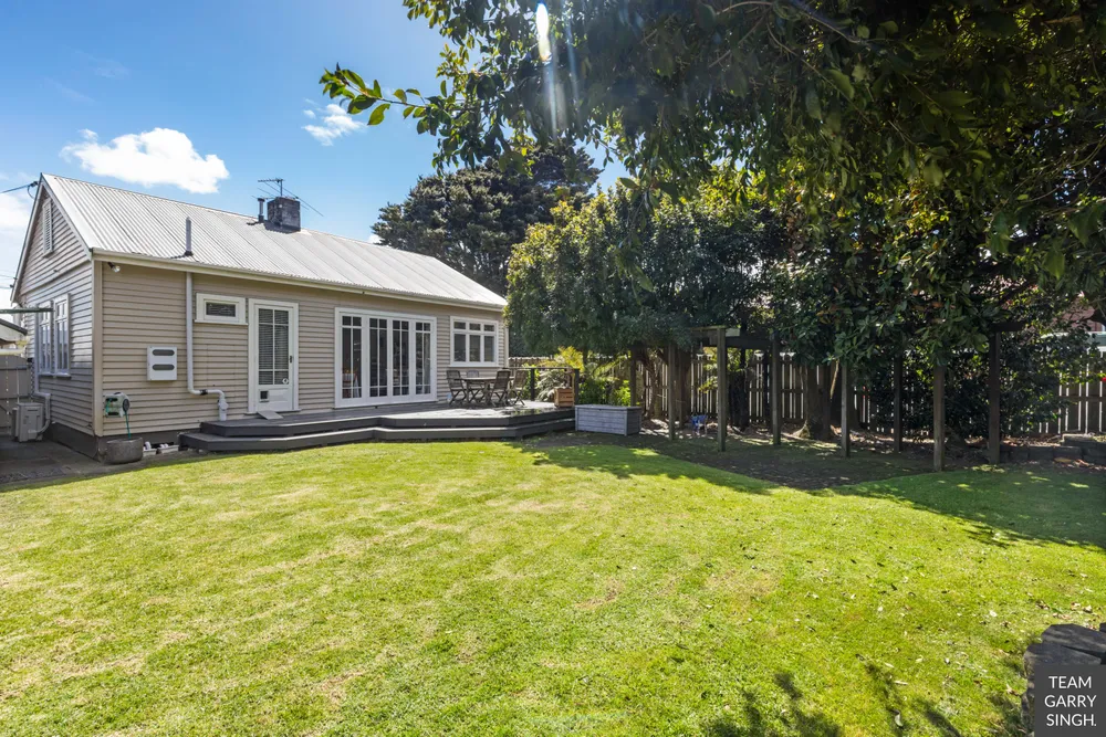 Photos of 11 Allenby Road