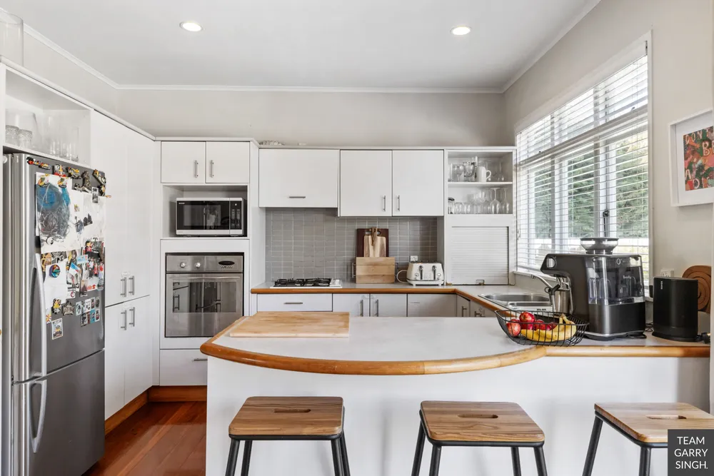 Photos of 11 Allenby Road