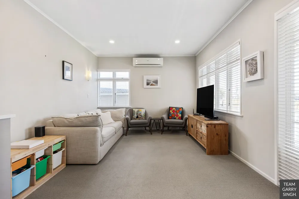 Photos of 11 Allenby Road