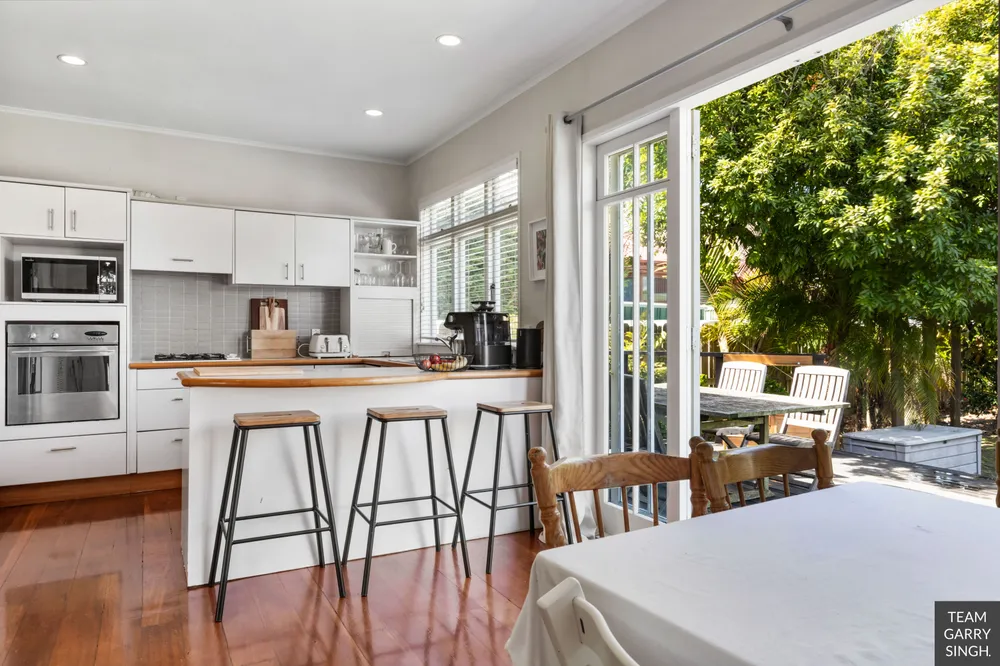 Photos of 11 Allenby Road
