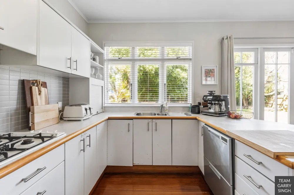 Photos of 11 Allenby Road