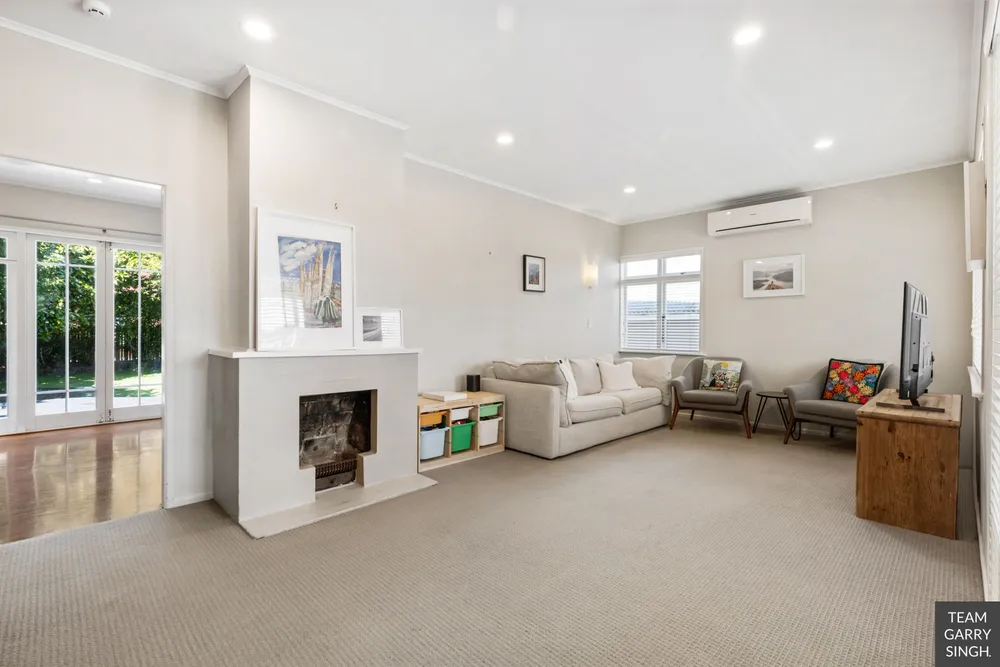 Photos of 11 Allenby Road