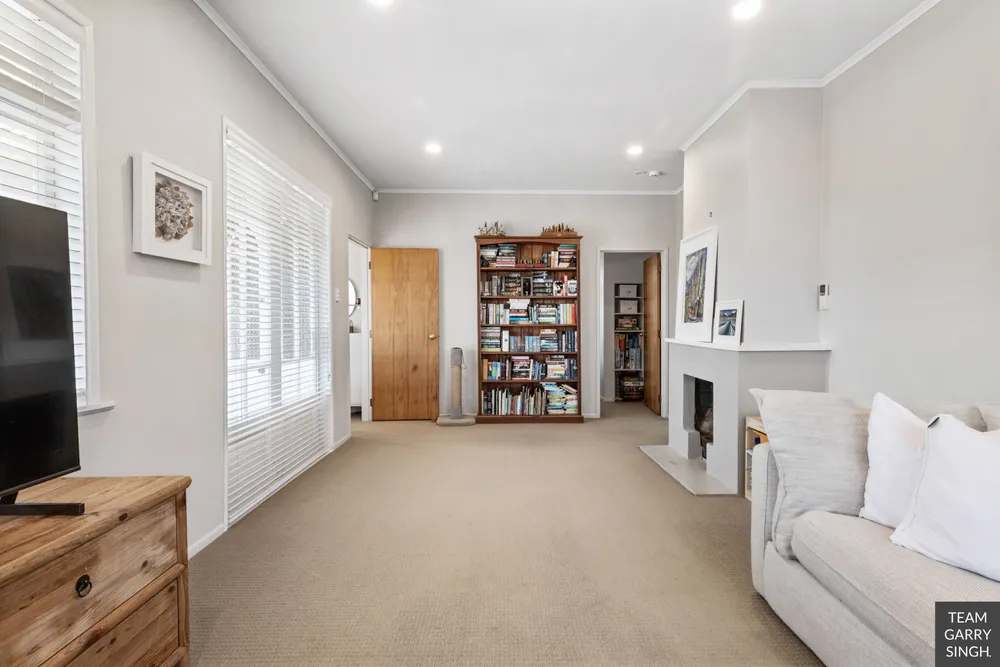 Photos of 11 Allenby Road