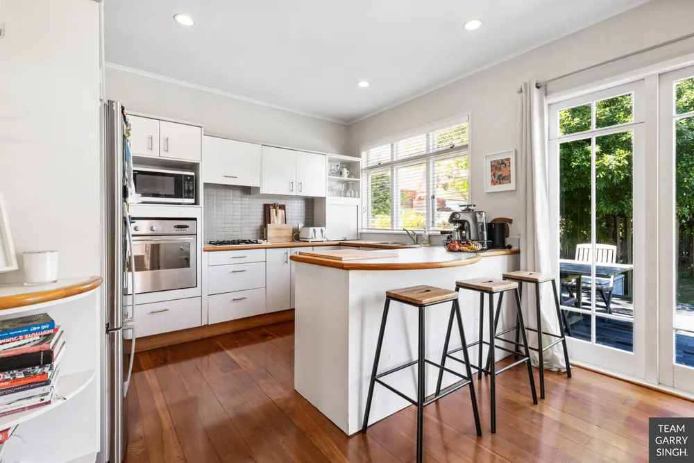 Photos of 11 Allenby Road