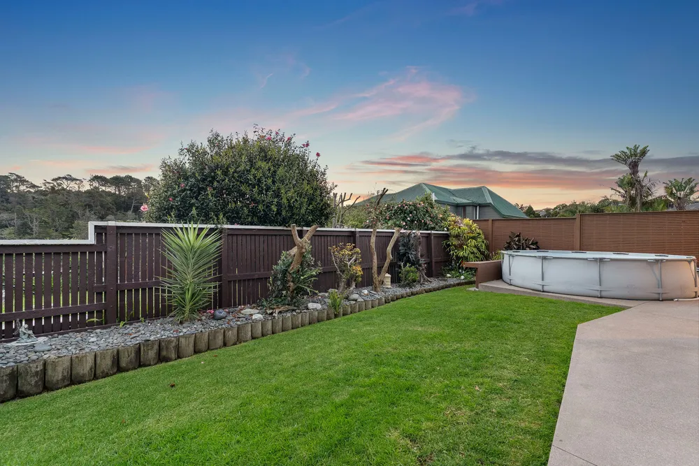 Photos of 2 Francis Curtis Avenue