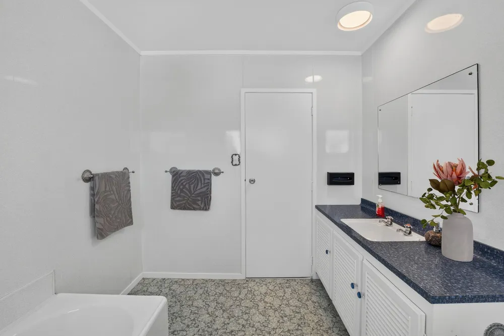 Photos of 393 Riddell Road