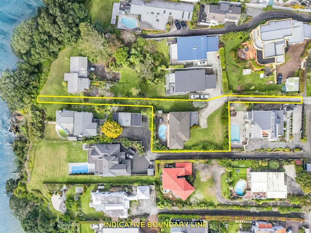 Photos of 393 Riddell Road