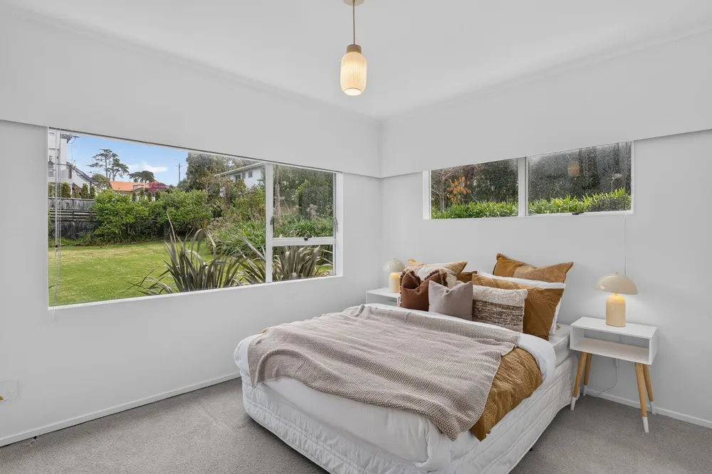 Photos of 393 Riddell Road