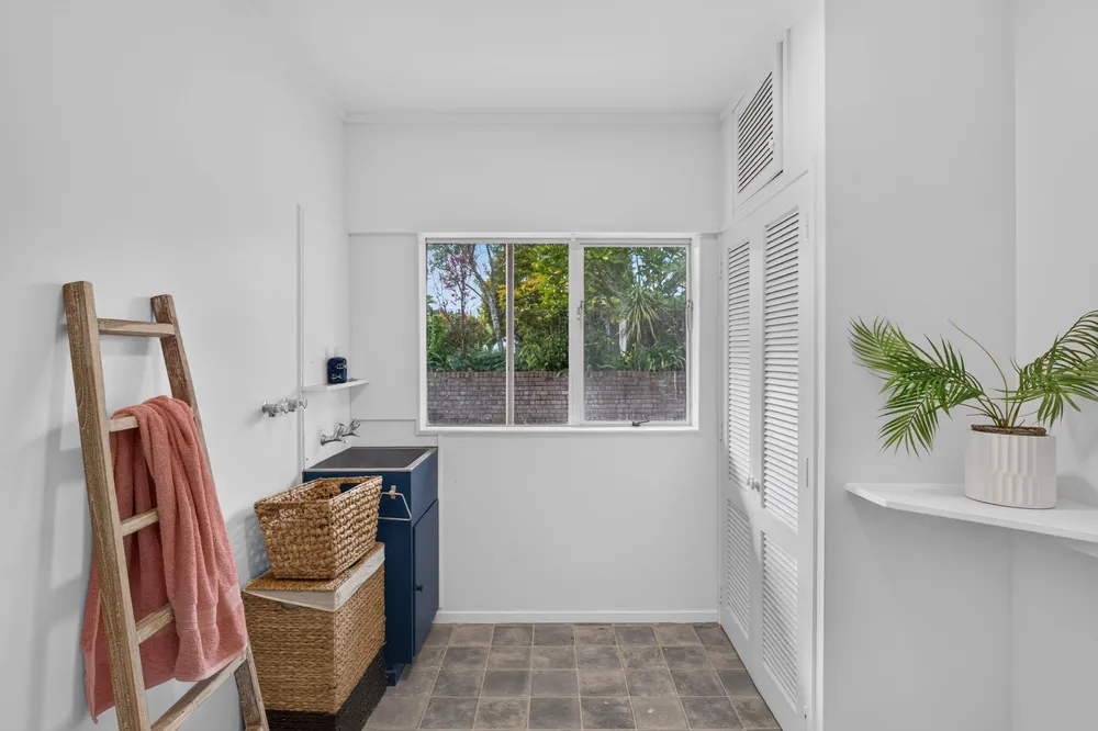 Photos of 393 Riddell Road